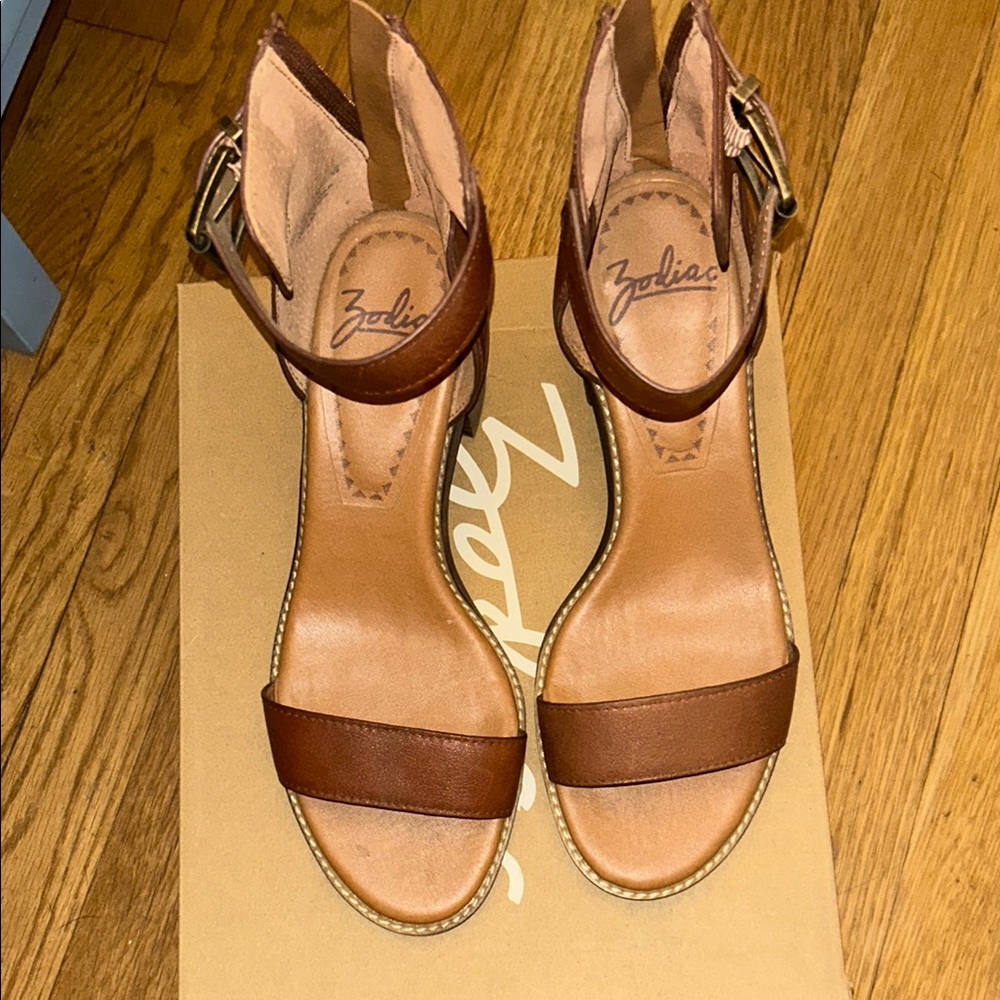 Zodiac Brown Sandals Leather Straps Casual